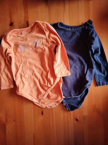 Lot de 2 bodies manches longues taille 1 an