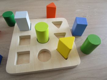 Jeu en bois pour enfant ou bébé plus d'un an - Jeu d'encastrement