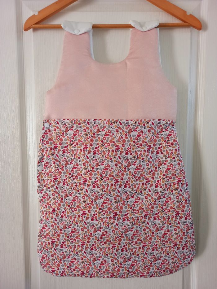 Gigoteuse 0/6 mois liberty rose,petites fleurs champêtre