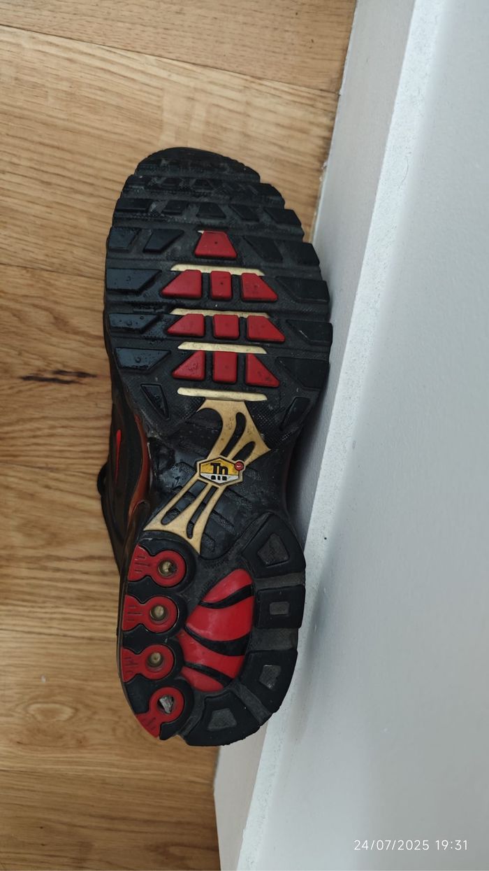 Nike Air Max Plus " Leather Bred" - photo numéro 4