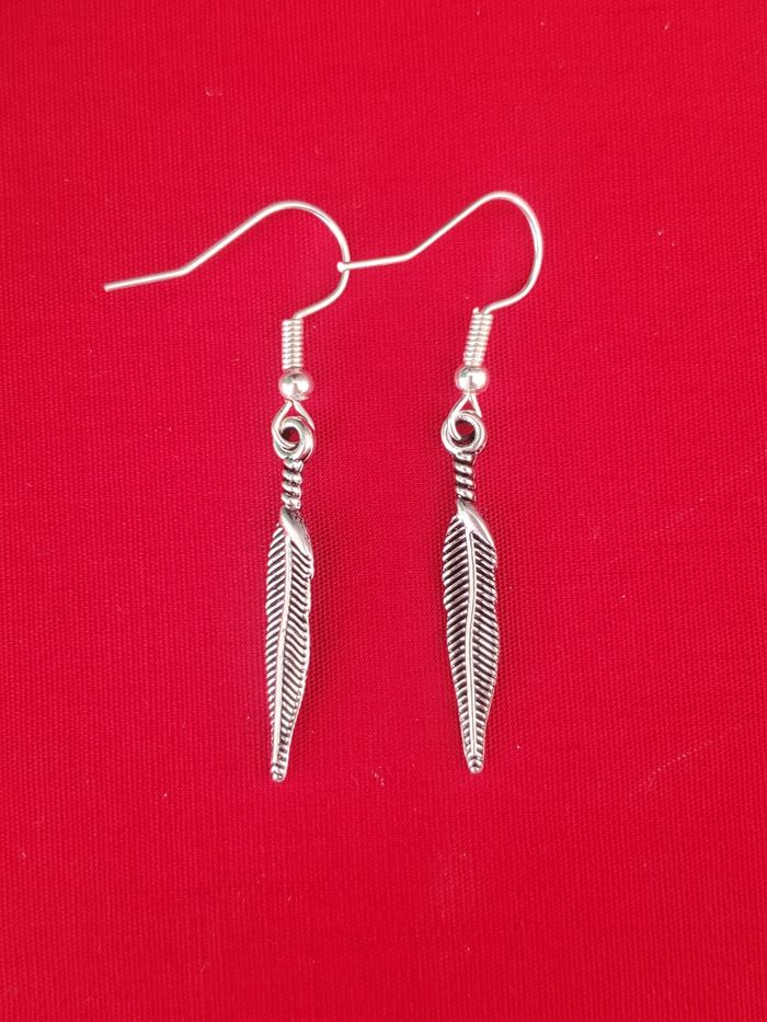 Boucles d'oreilles pendante argenté plume bohème