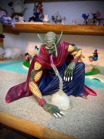 Figurine dragon ball Piccolo dalaï-lama