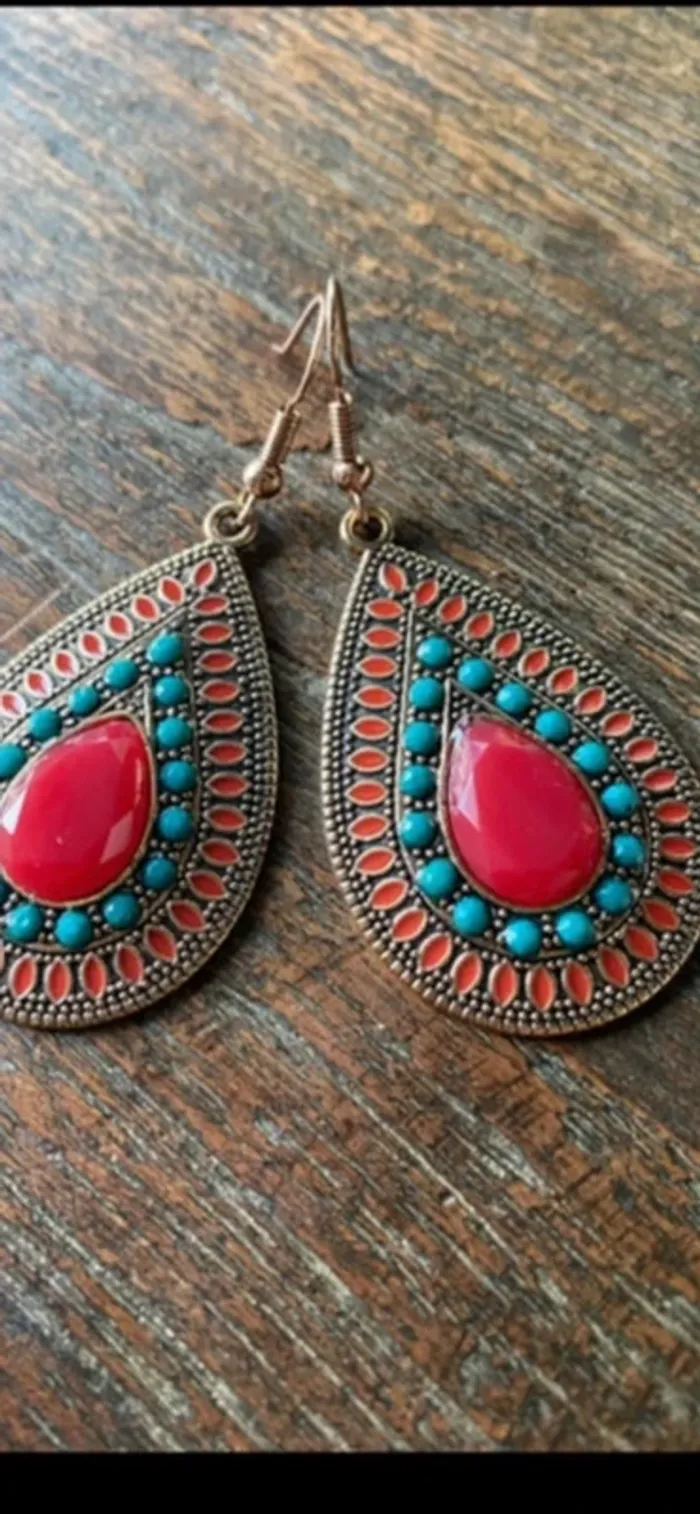 Magnifiques boucles d’oreilles avec pierres et turquoise