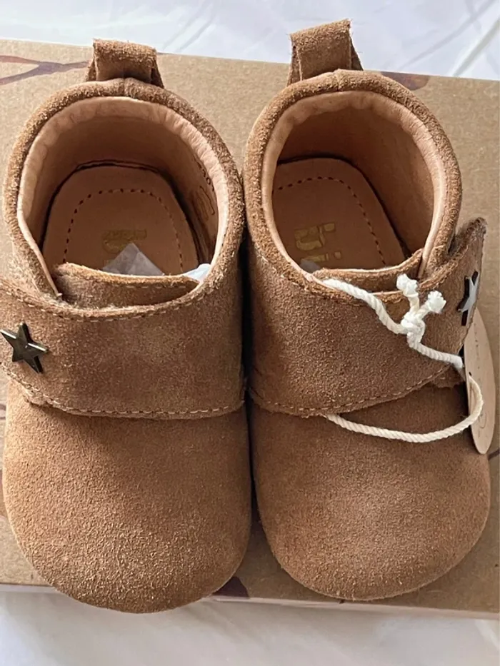 Magnifiques petites chaussures en cuir souple Bisgaard pour les premiers pas de bébé taille 19 - photo numéro 11