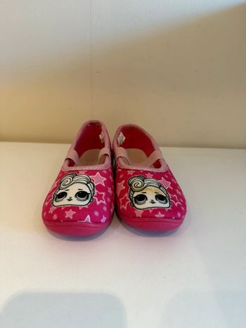 Chaussons taille 31 LOL