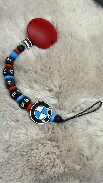 Attache tétine bmw