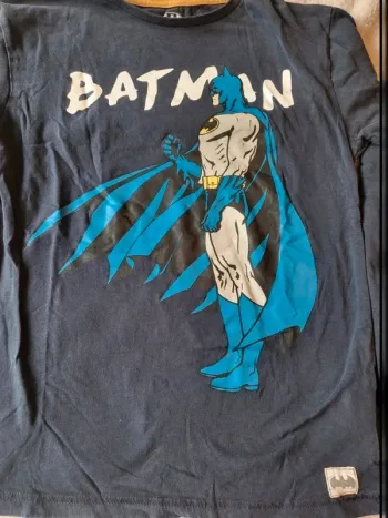 2 tee-shirts manches longues taille 12 ans Batman