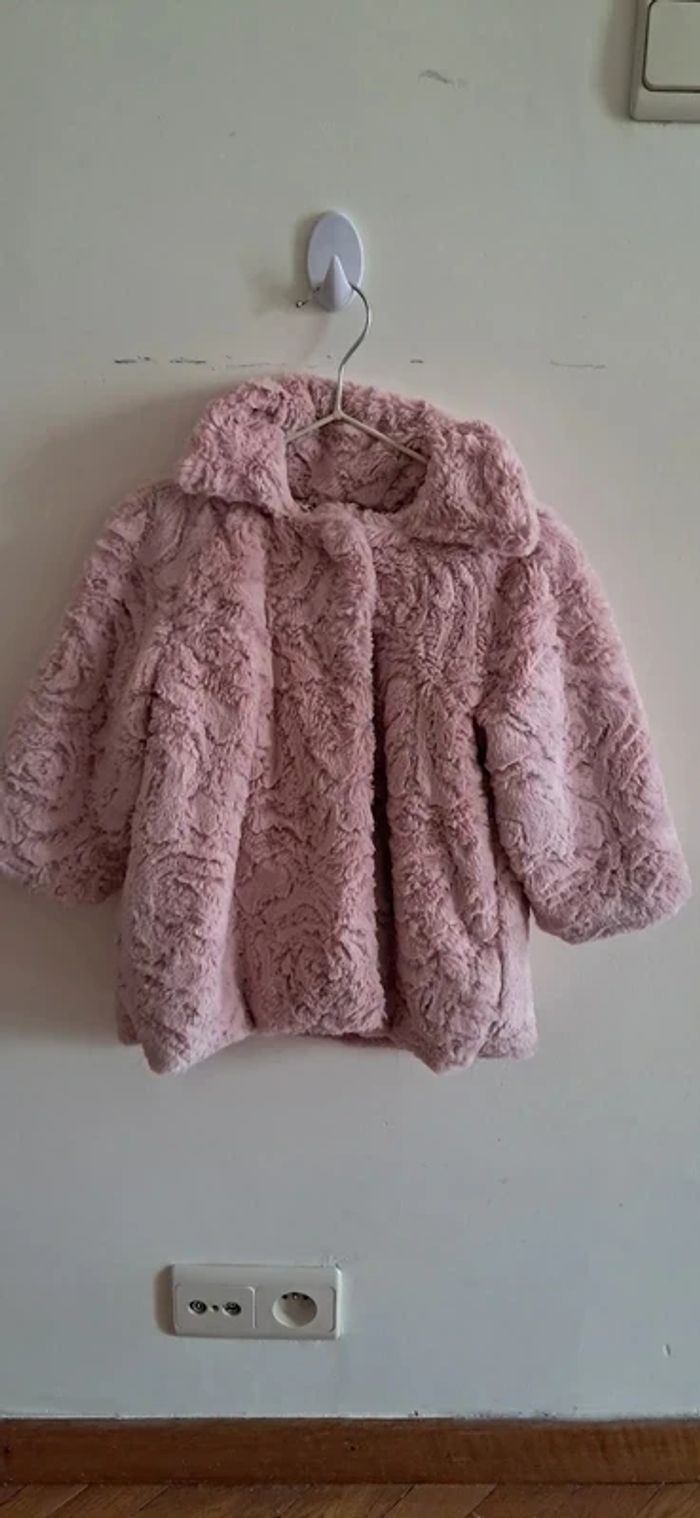 Veste fourrure fille -18 mois Guy Laroche comme neuf - photo numéro 3