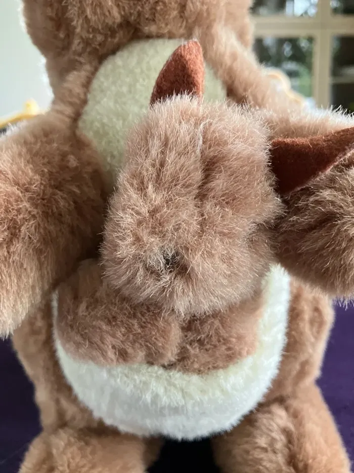 Peluche kangourou 30cm avec bébé dans la poche - photo numéro 3