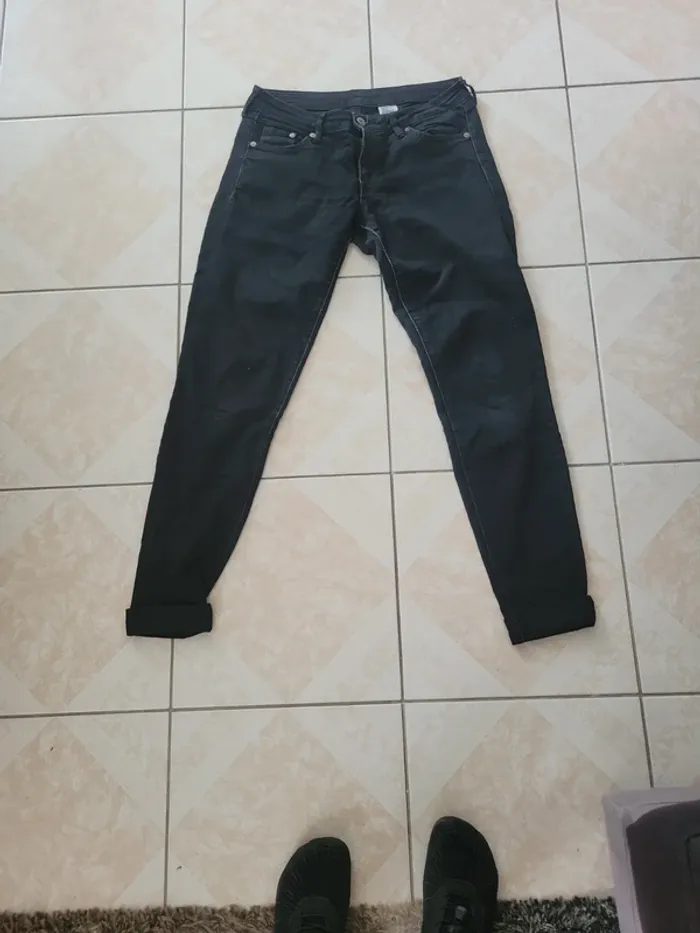 Jean super skinny taille 38 ou 28/32