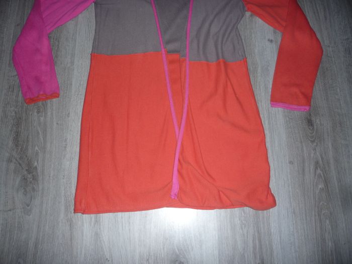GILET LONG ORANGE / ROSE ET GRIS "MISS CAPTAIN" - TAILLE 2 - n°03 - photo numéro 3