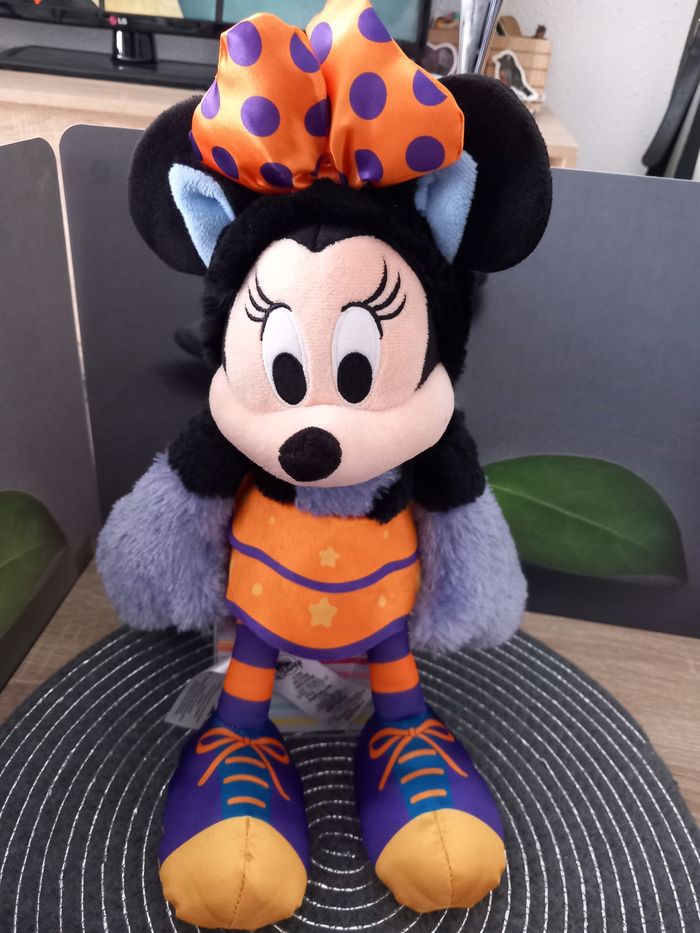 Peluche Minnie halloween 🎃 disney store 2019
Mesure 38cm - photo numéro 4