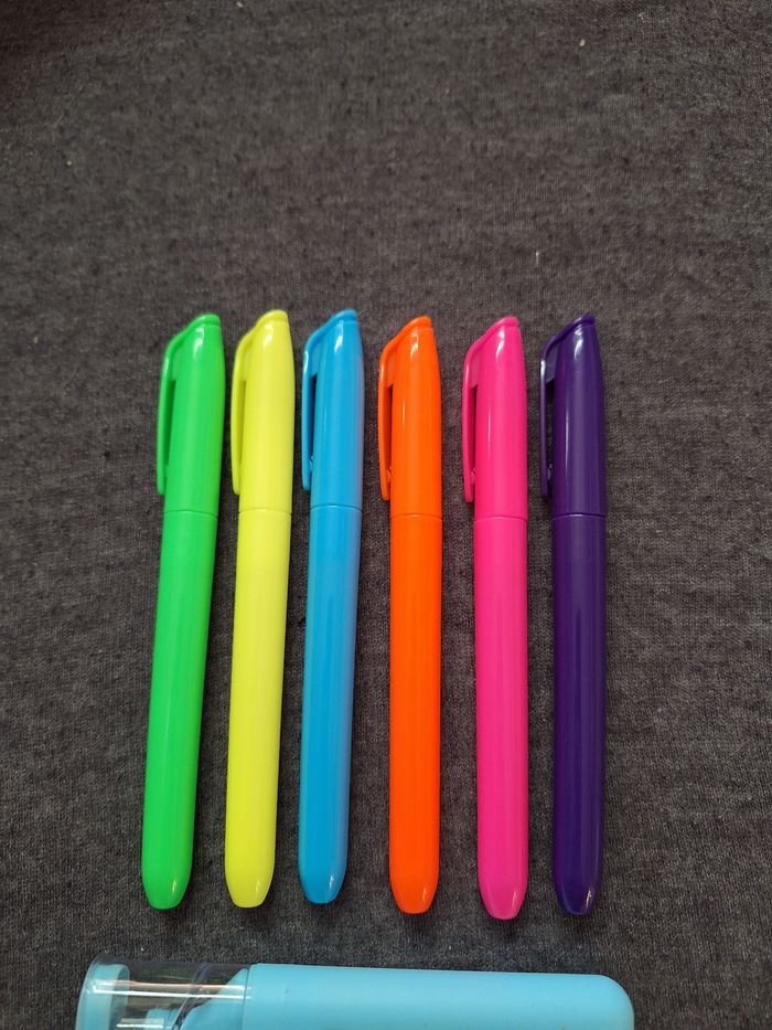 Lot de marqueurs surligneurs - photo numéro 2