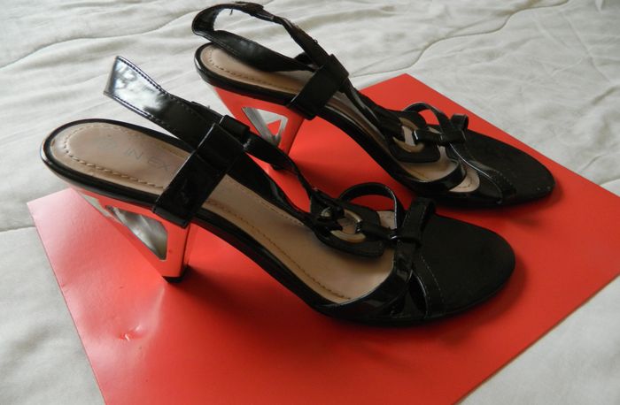 Sandales noires à talon marque In Extenso taille 37