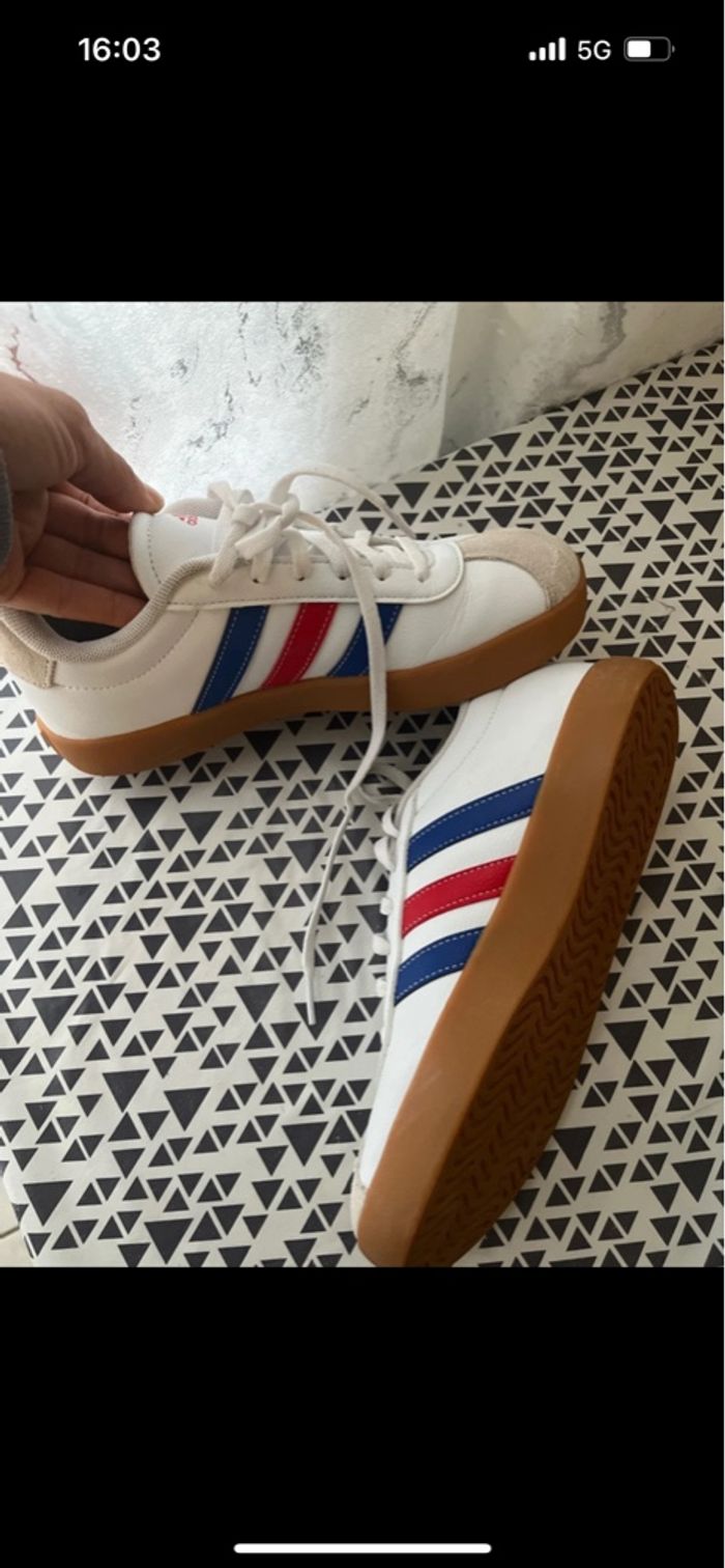 Baskets adidas neuve taille 37.5