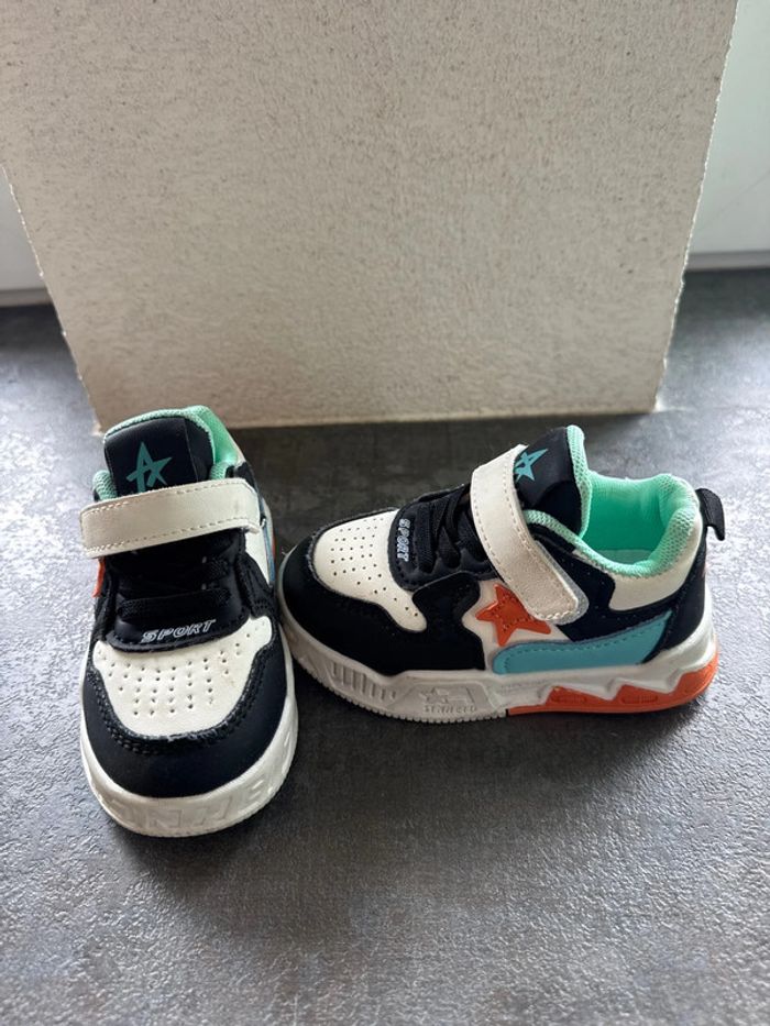 Chaussure enfant taille 22