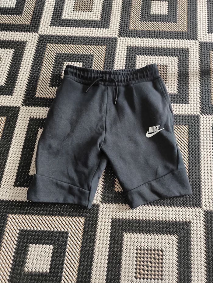 Short Nike sportswear tech fleece taille M 137-147cm