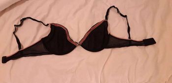 Soutien  gorge  noir liseré rose T90C