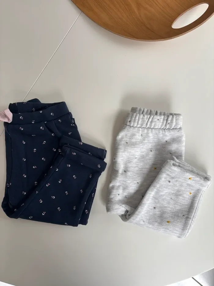 Lot 2 pantalons bébé fille – 18 mois (80 cm)