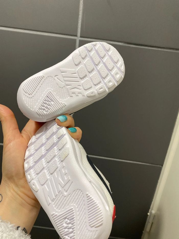 Nike air taille 21 neuve - photo numéro 5