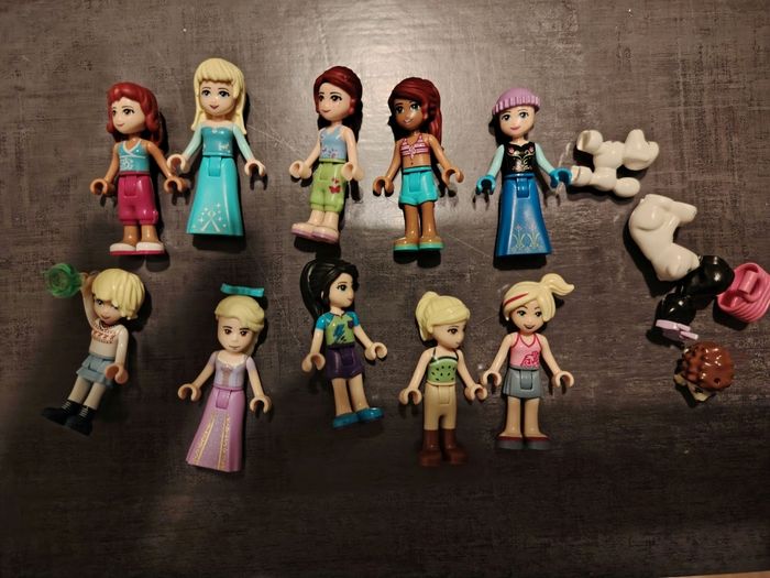 Lot figurines lego friends