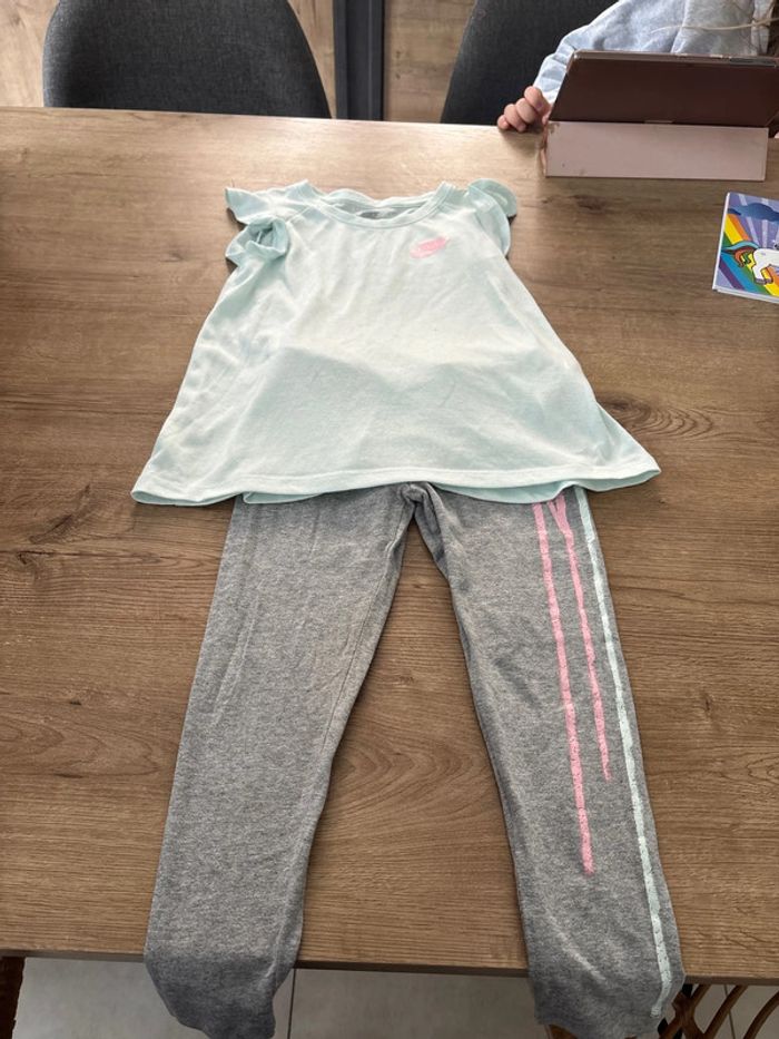 Ensemble leeging et débardeur Nike