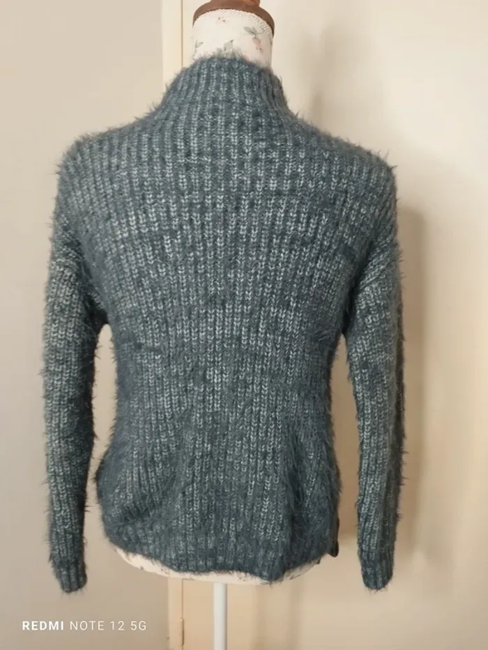 Très beau pull chaud et doux taille 1 - photo numéro 4