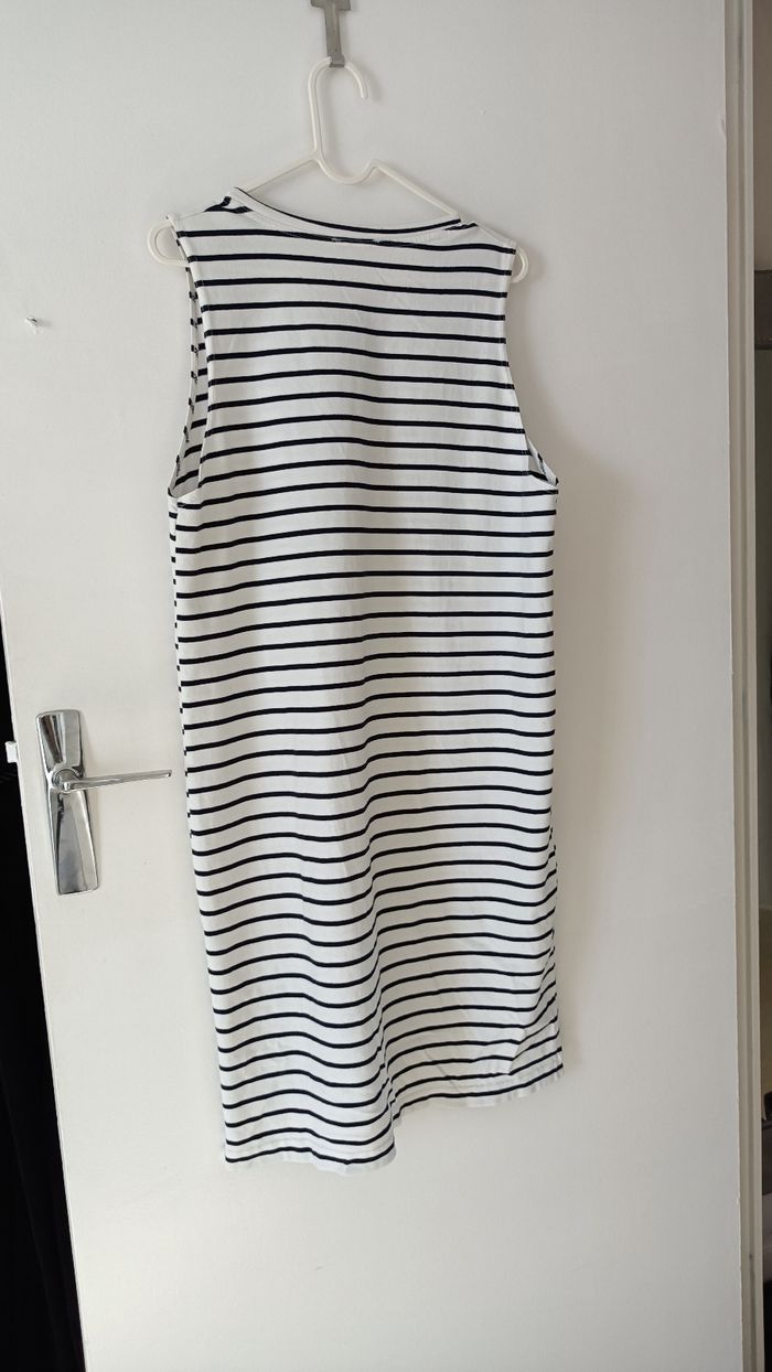 Robe a rayure sans manche Zara 36/38 - photo numéro 3