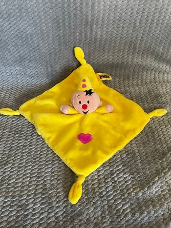 Doudou plat lutin clown Bumba cœur rose Studio 100