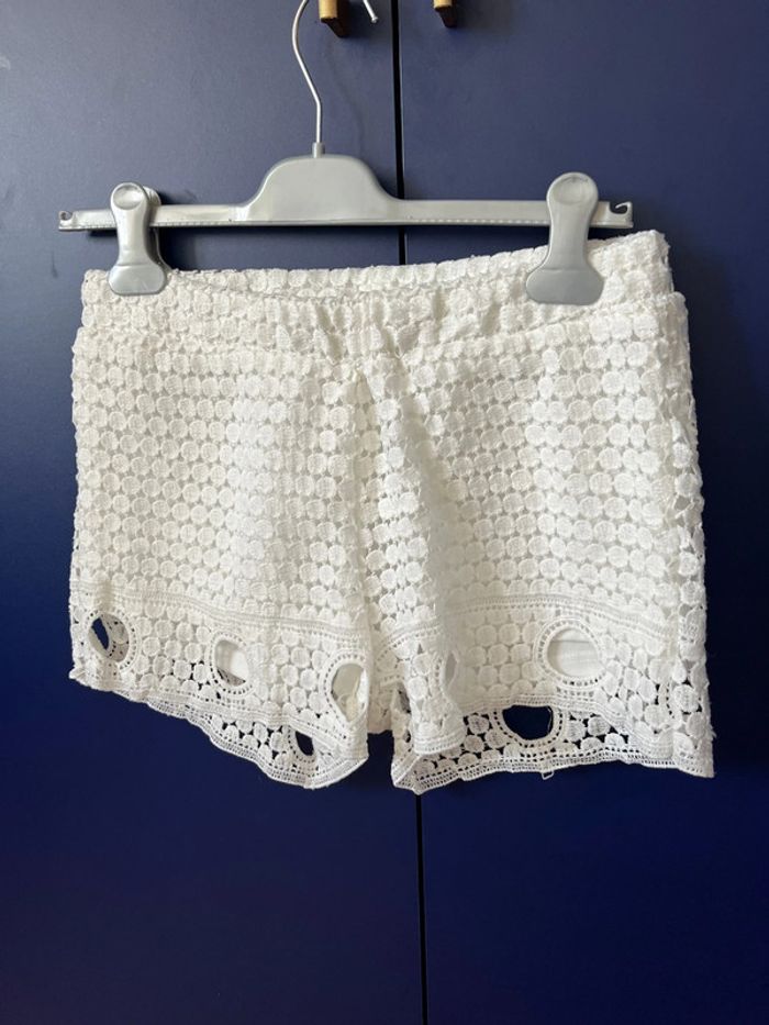 Short dentelle blanche easy clothes