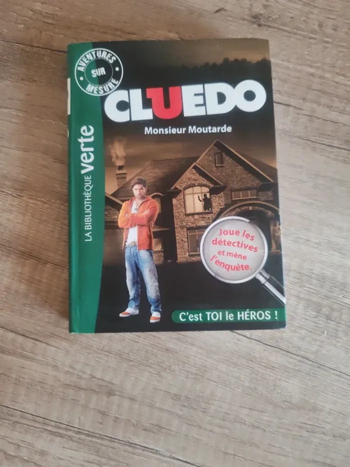 Livre "cluedo Monsieur Moutarde"