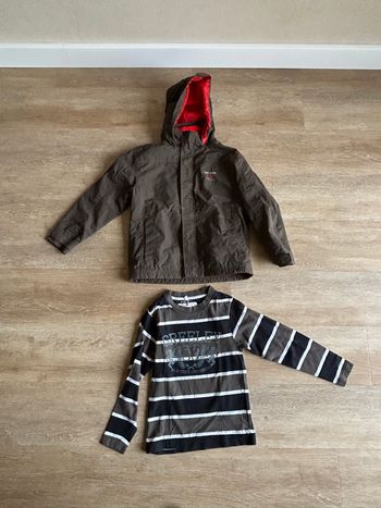 Lot garçon 8 ans – veste imperméable à capuche + t-shirt manches longues