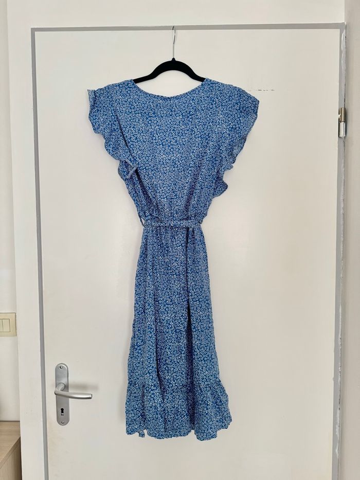 Robe bleue à fleurs - photo numéro 3