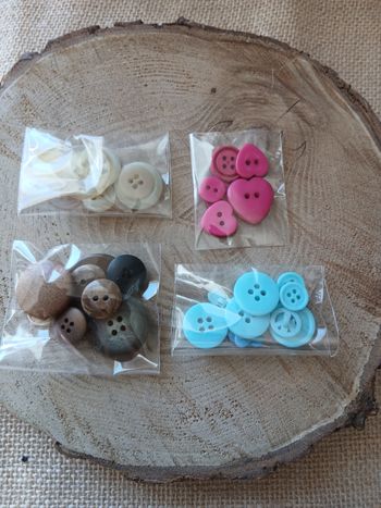Lot de 4 sachets de boutons