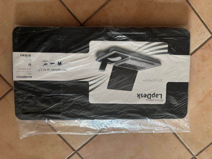 support ordinateur 17' avec partie téléphone