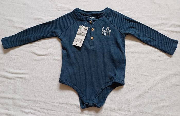 Body habillé taille 18 mois neuf