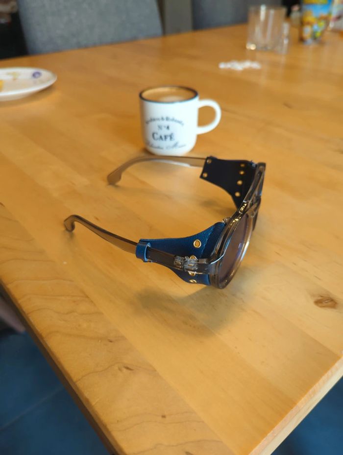 Lunettes solaires aviateur verres bleus monture gris fumé - photo numéro 2