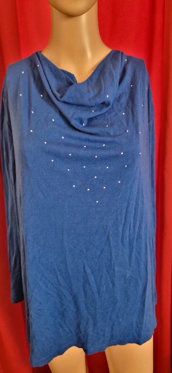 Joli pull col tombant perles argentées taille L