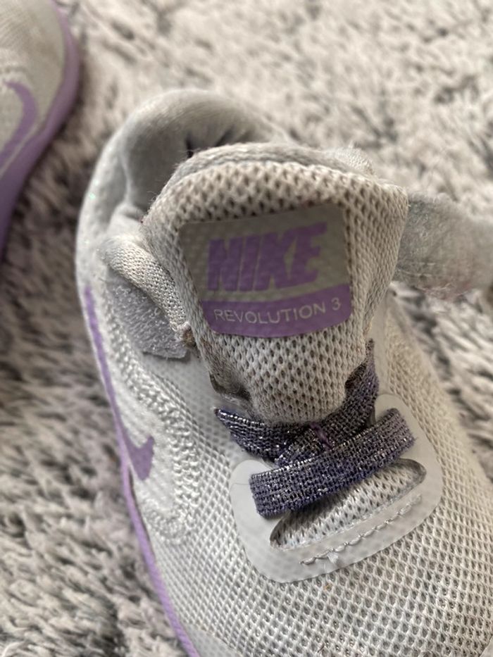 Baskets Nike évolution - taille 22 - photo numéro 4