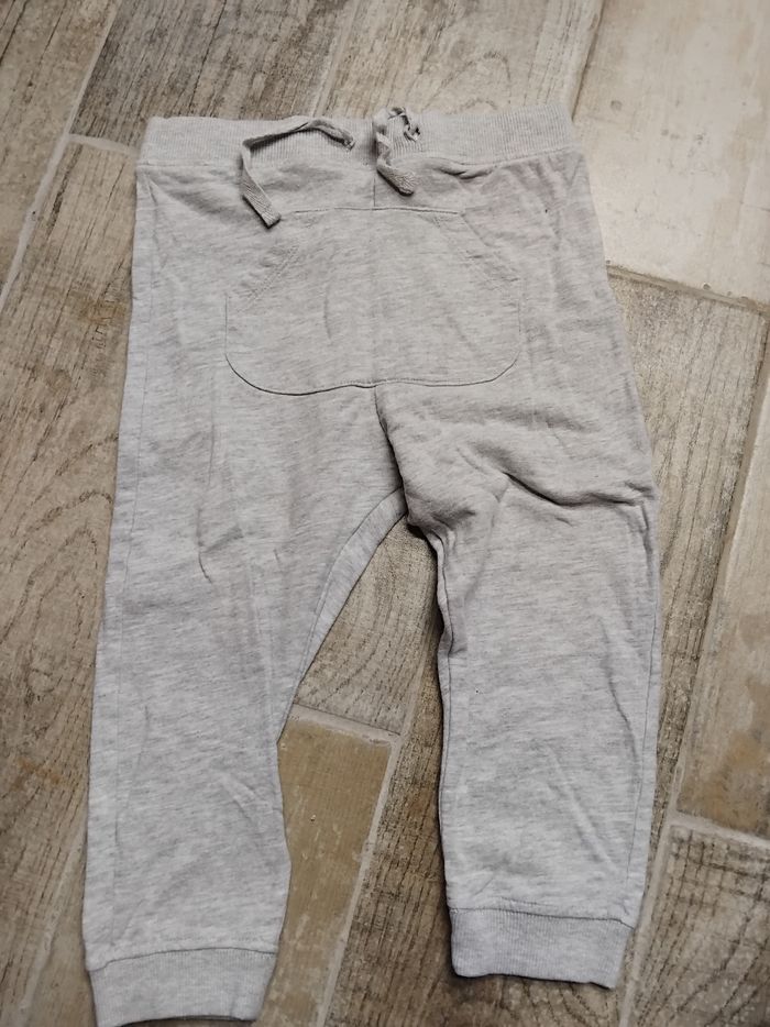 Lot de 4 joggings taille 3 ans garçon - photo numéro 6
