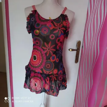 30- tunique, taille  S, comme une femme