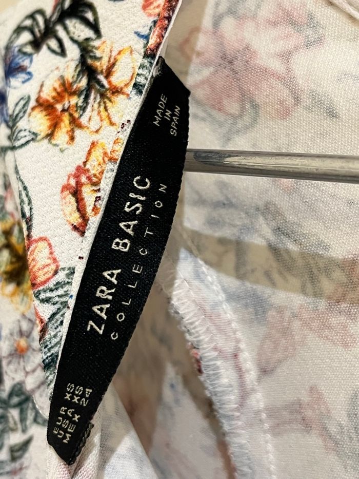 Robe fleurie blanche avec manches volantees zara basic taille Xs/34 - photo numéro 4