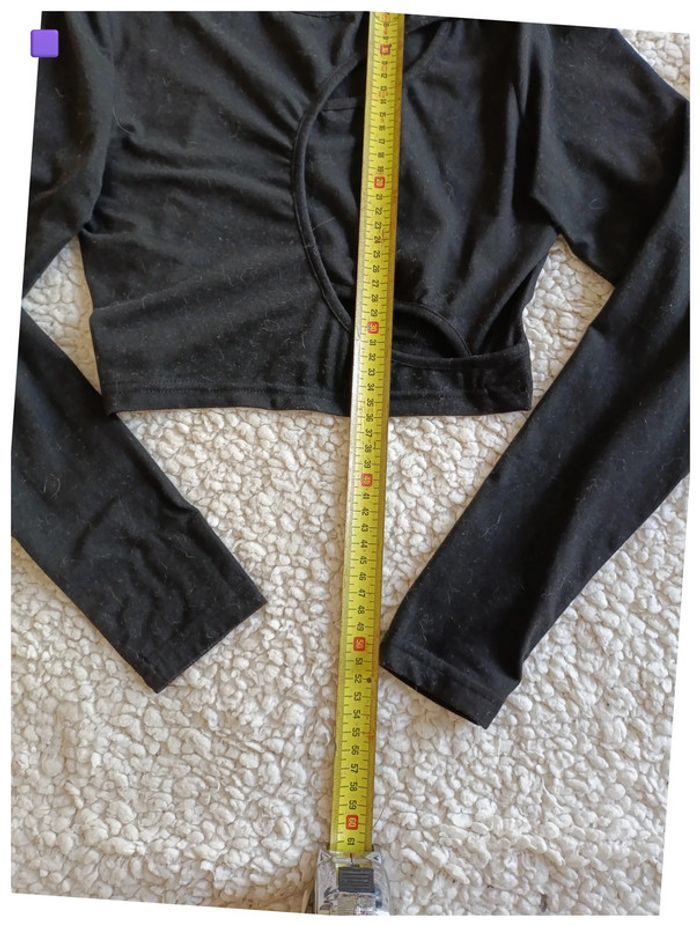 Haut noir manches longues decoupe original, trou, style y2k - photo numéro 2