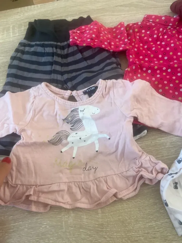 Lot fille 1 mois (8 pièces) - photo numéro 5