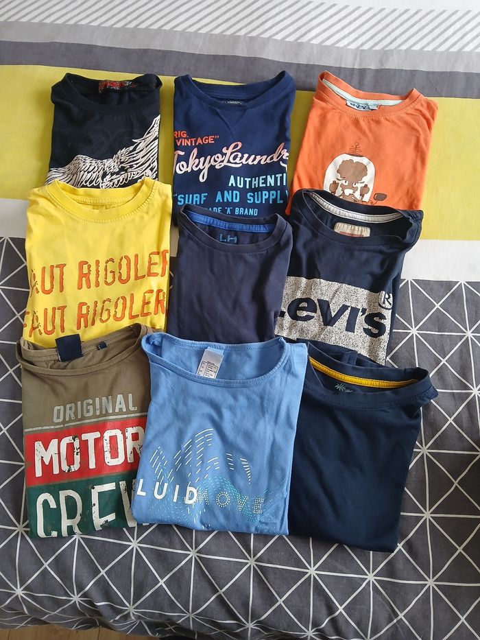 Lot t shirts