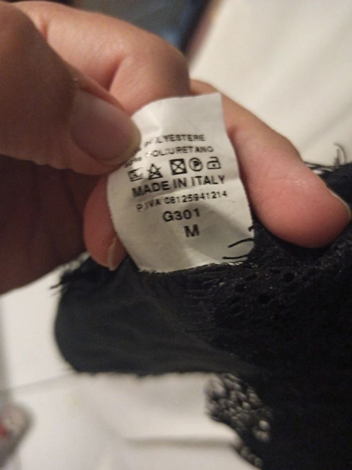 Jupe simili cuir noire dentelle - photo numéro 3
