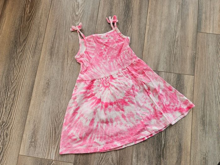 Robe neuve rose et blanche C&A 2 ans - photo numéro 3
