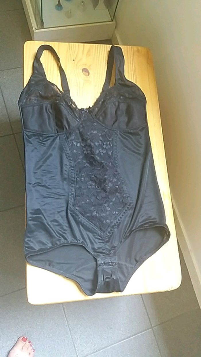 Bodies dentelle noir