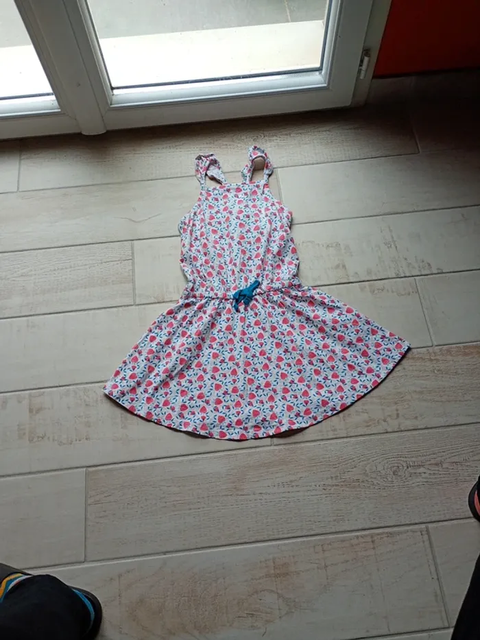 Lot vêtements fille 6 - 7 ans - photo numéro 2