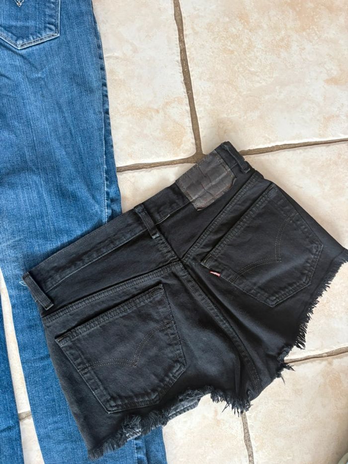 Lot de jeans Levi Strauss&Co - en très bon état - différentes tailles - - photo numéro 7